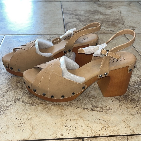 JOURNEE Collection ALARY style in tan size 12 - Picture 2 of 11